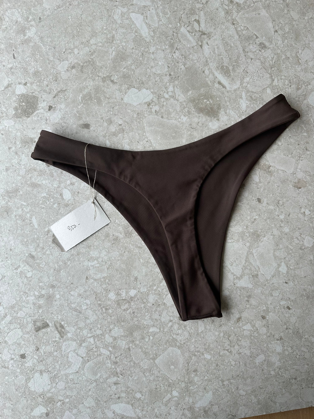 M Evelina minimal