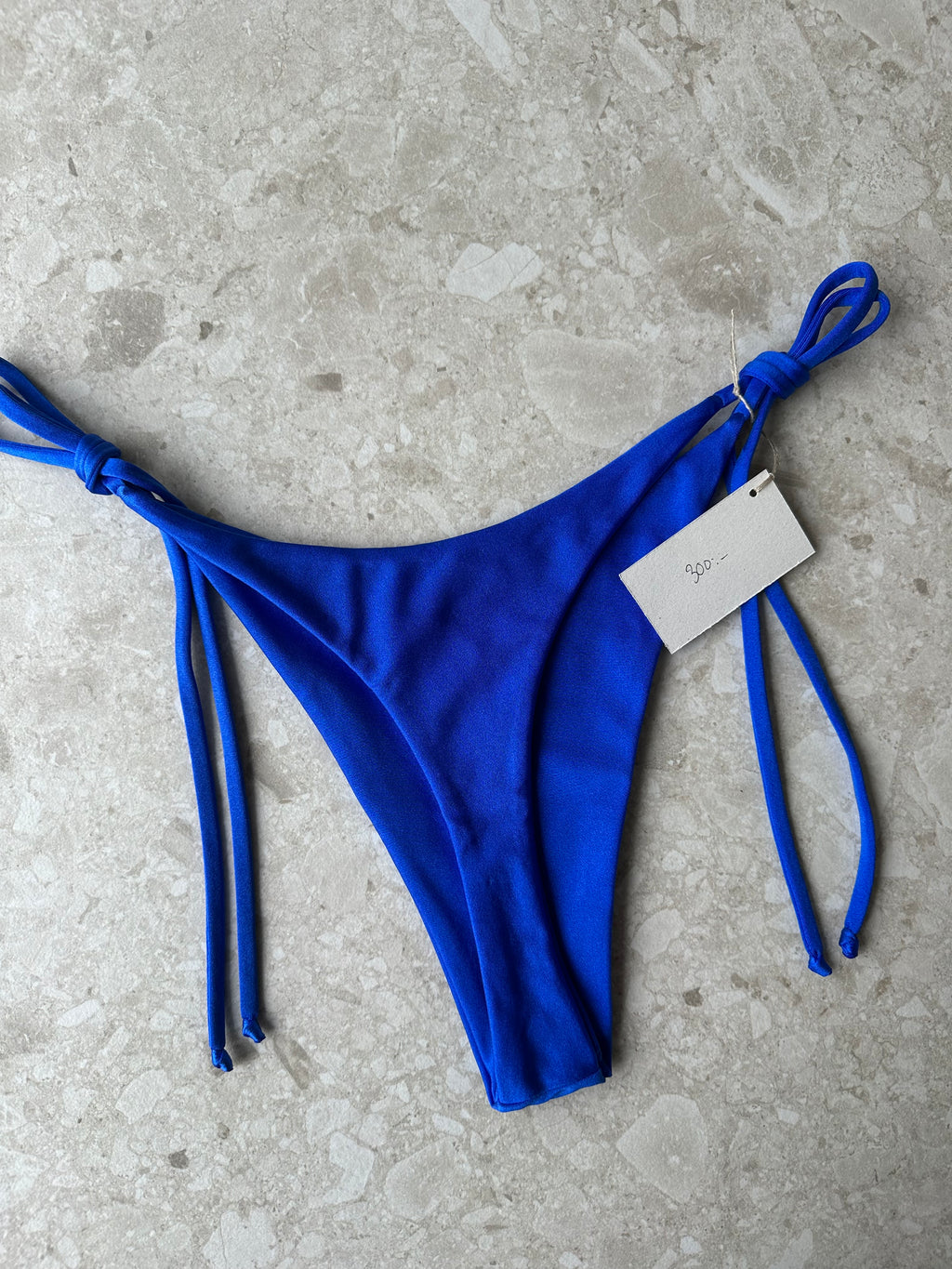 M Tie up minimal